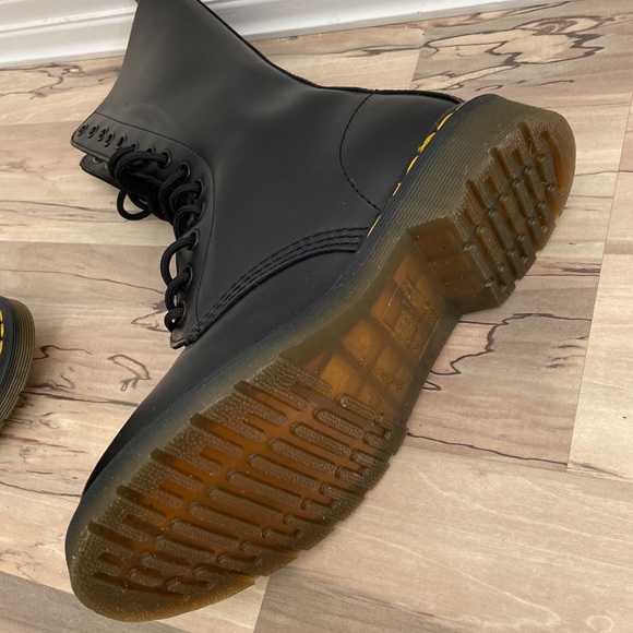 Dr Martens boots - Picture 4 of 7